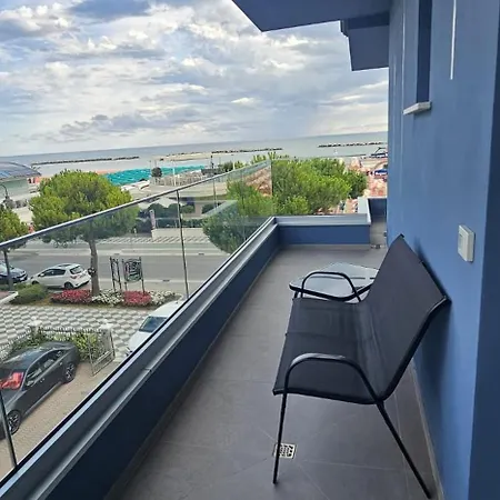 Frontemare E Elisabetta Bed and Breakfast 4*