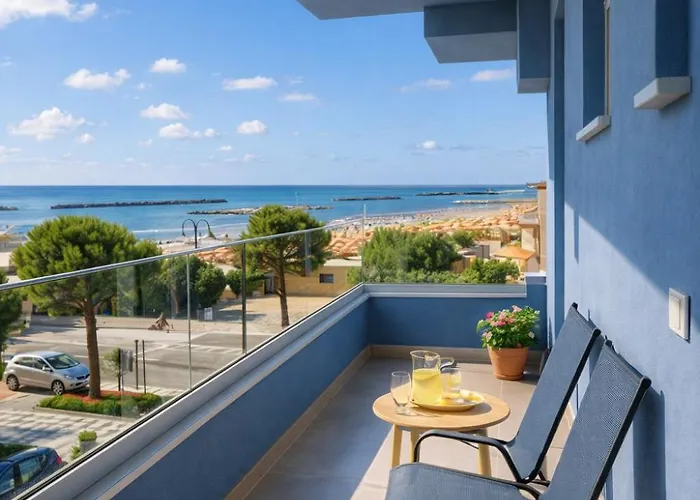 Frontemare E Elisabetta チェゼナーティコ