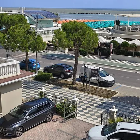 Frontemare E Elisabetta Cesenatico