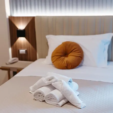 Frontemare E Elisabetta 4*