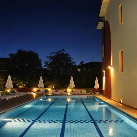 Frontemare E Elisabetta 4*