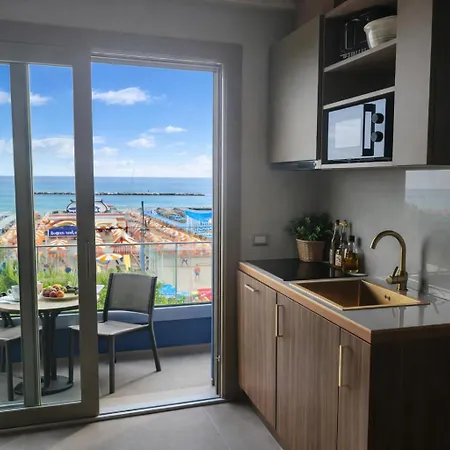 Frontemare E Elisabetta Bed & Breakfast Cesenatico