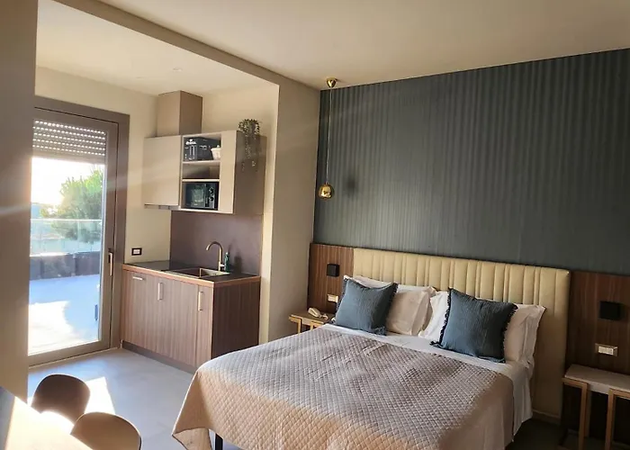 Frontemare E Elisabetta 切塞纳蒂科