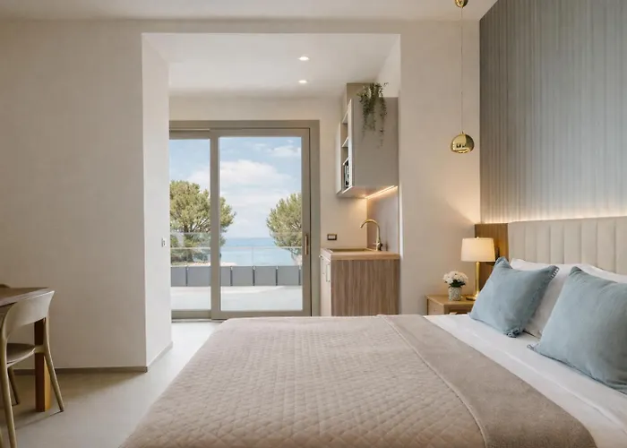 Frontemare E Elisabetta 4*