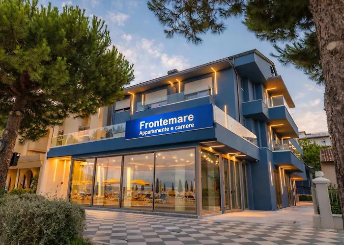 Frontemare E Elisabetta فندق مبيت وإفطار تْشيزيناتيكو